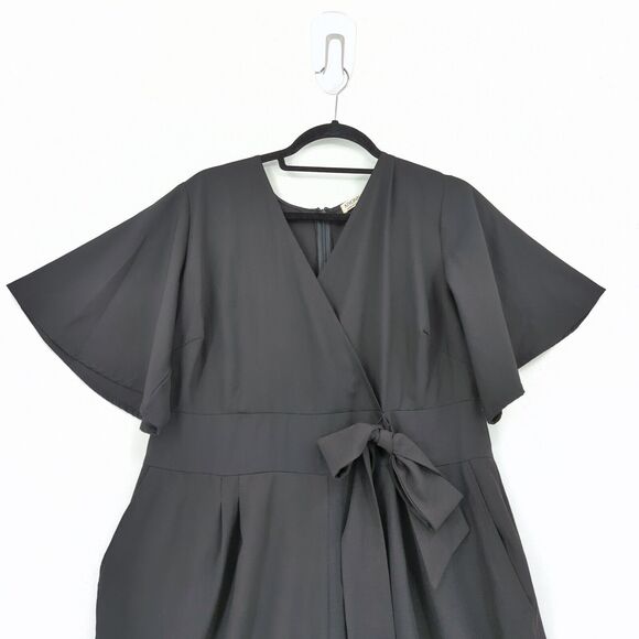 Kiyonna Women 0x 10 12 Charisma Jumpsuit Black Faux Wrap Crepe V Neck Belt FLAW - Picture 4 of 8